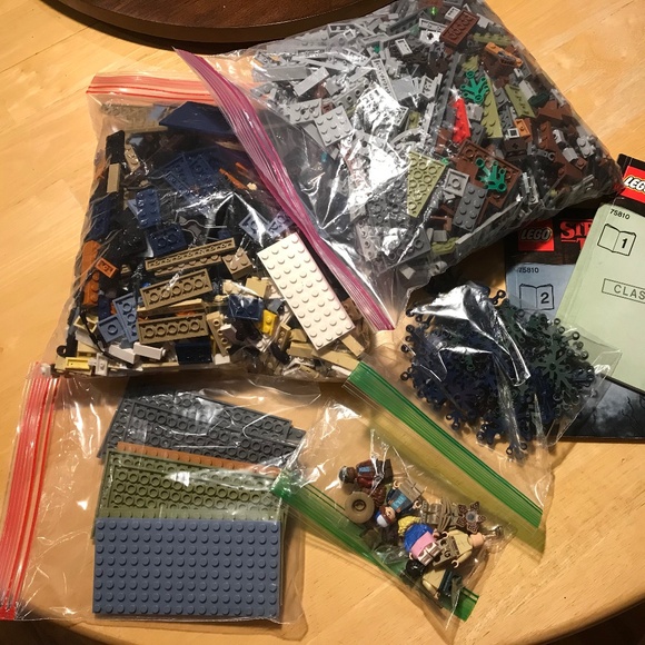 Stranger Things LEGO #75810 - Picture 2 of 7